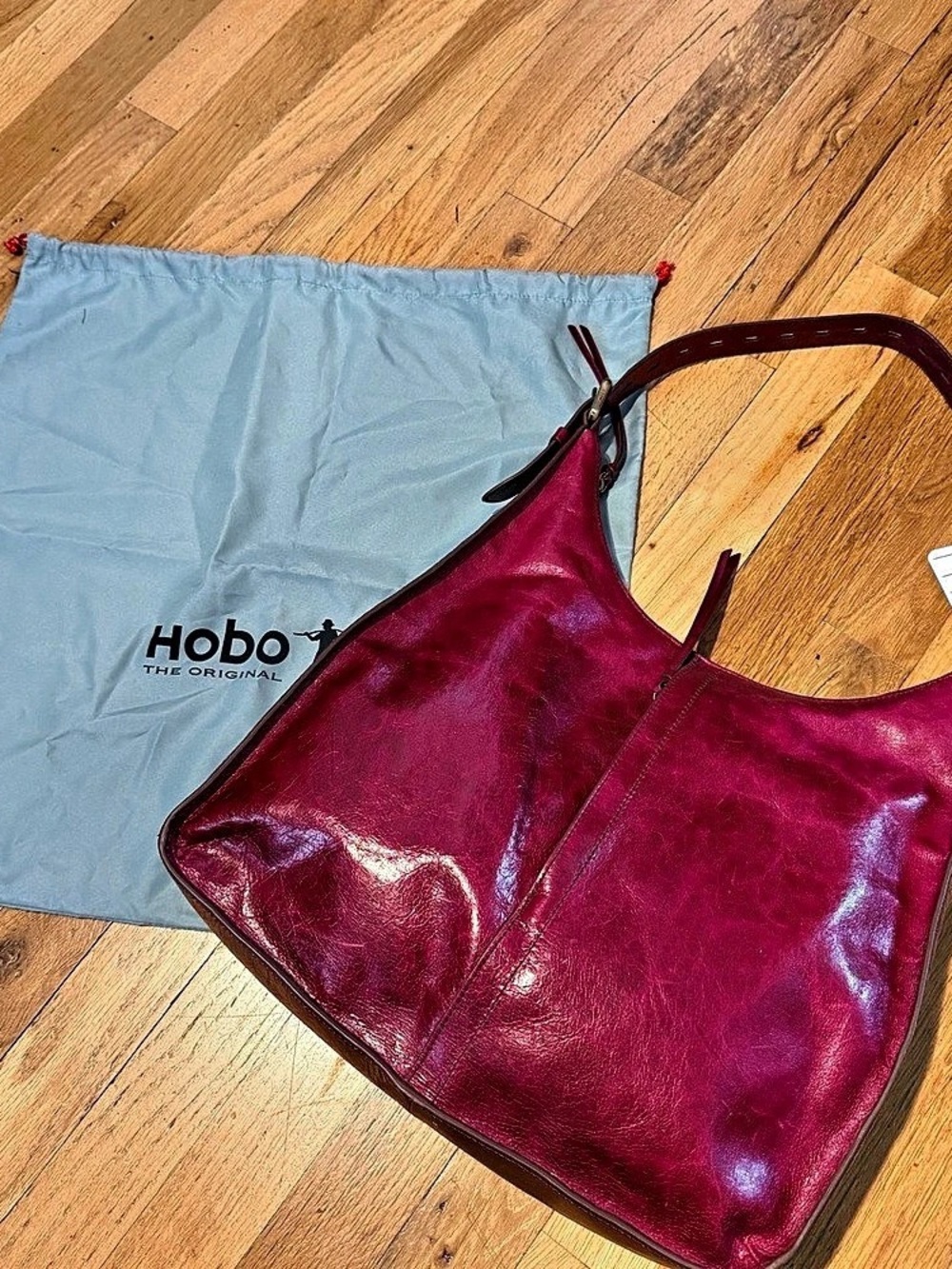 Hobo Leather Bag in Magenta160